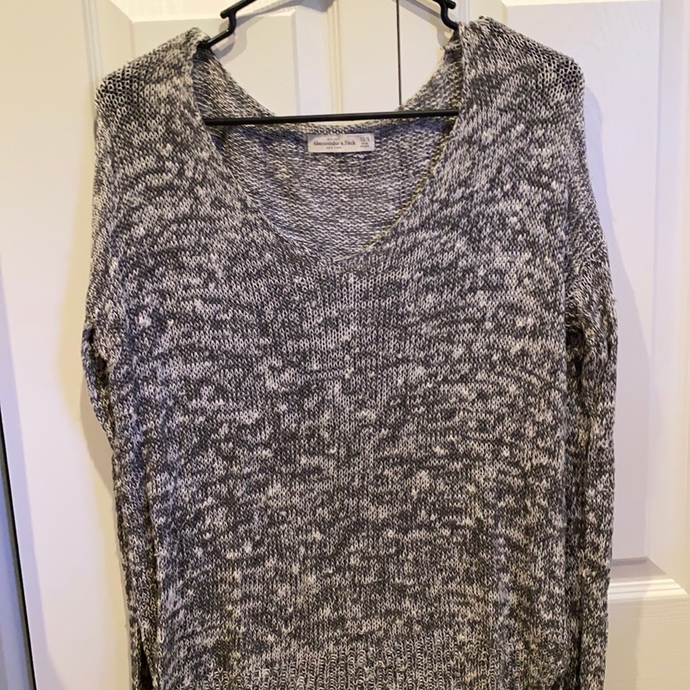 Abercrombie & Fitch sweater